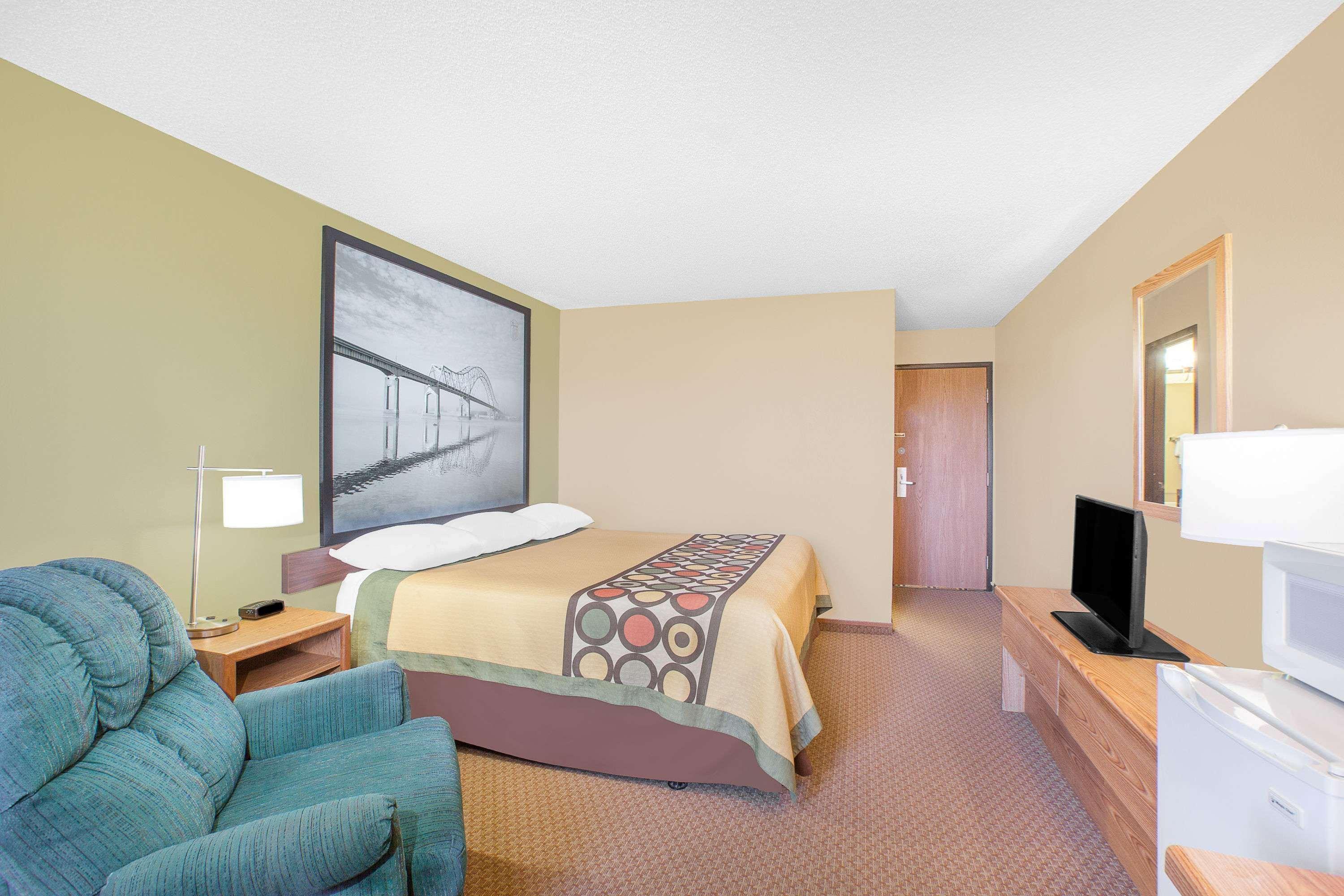Super 8 By Wyndham Mt Pleasant Motel Mount Pleasant Екстериор снимка