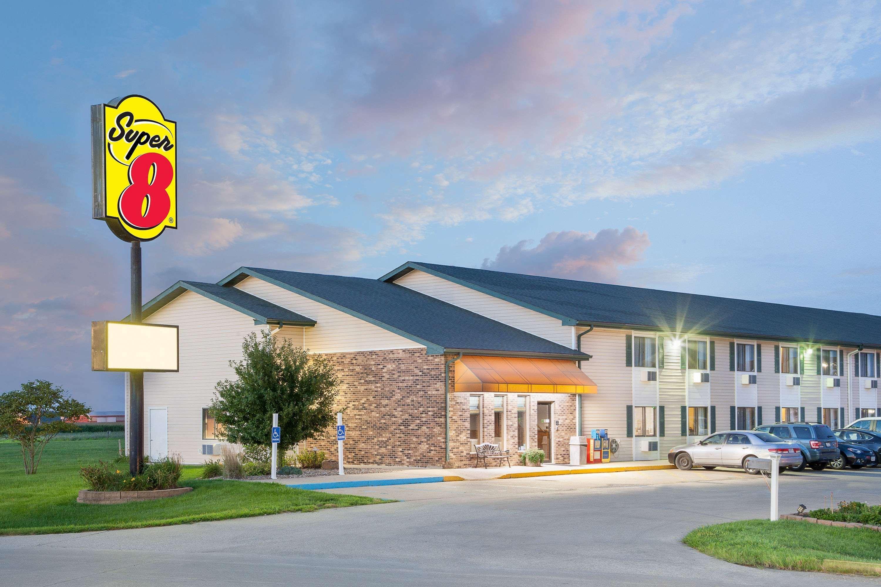Super 8 By Wyndham Mt Pleasant Motel Mount Pleasant Екстериор снимка