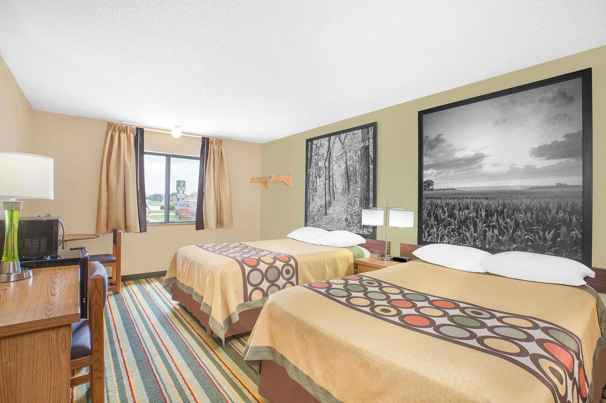 Super 8 By Wyndham Mt Pleasant Motel Mount Pleasant Екстериор снимка